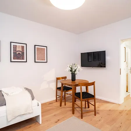 For 4 Guests - Parking Included Appartement Nauen