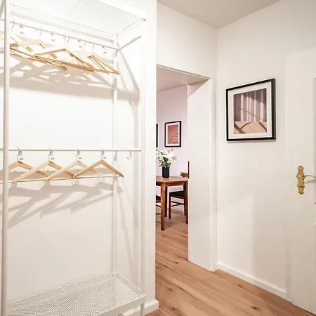 For 4 Guests - Parking Included Appartement Nauen