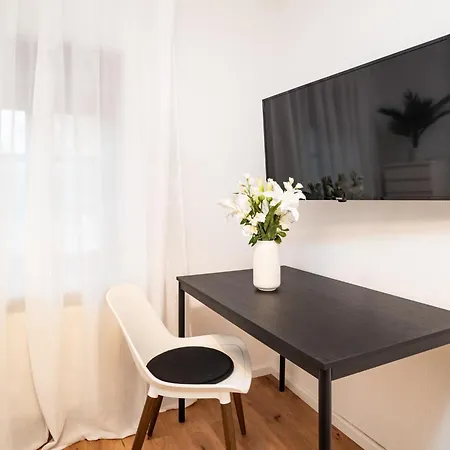 Appartement For 4 Guests - Parking Included Nauen