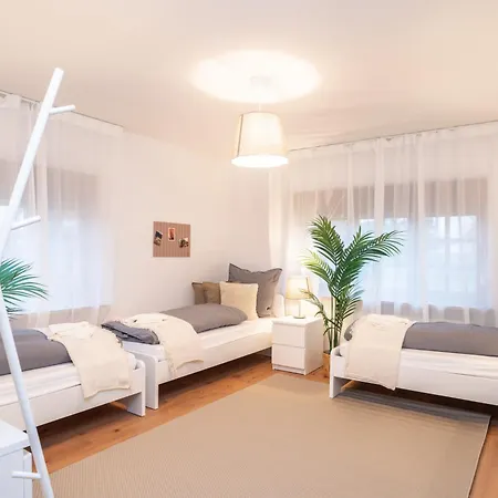 For 4 Guests - Parking Included Nauen