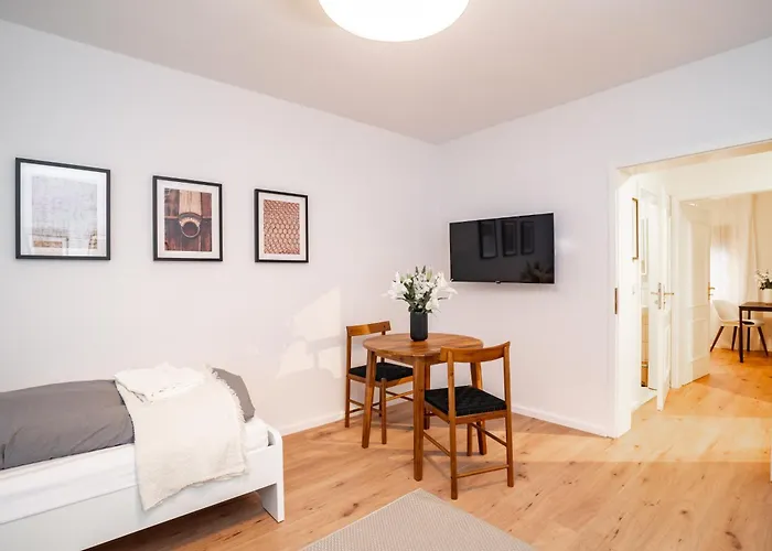 For 4 Guests - Parking Included شقة ناون