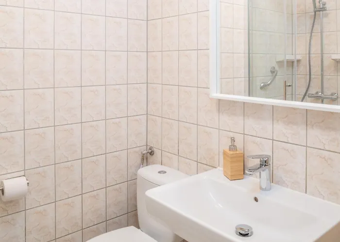 For 4 Guests - Parking Included *